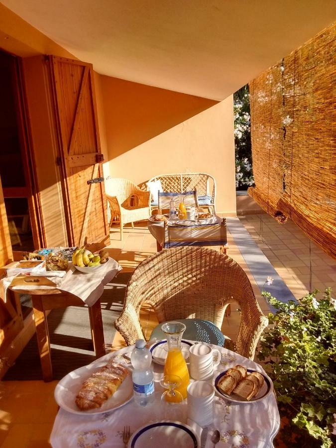Via Dei Gerani B&B Sìnnai Екстериор снимка